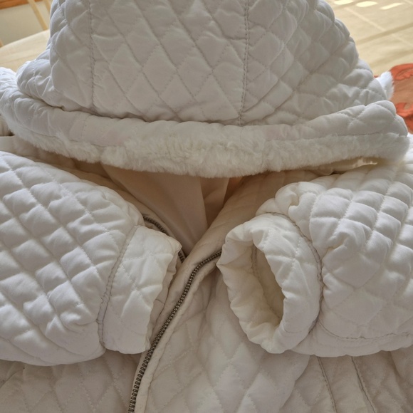 Womens size XS white jacket with hood. - Picture 6 of 13